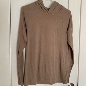 63. Size Small ALO Beige Hooded Longsleeve Shirt